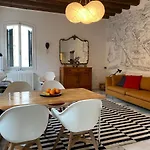 San Isepo Corte Velence