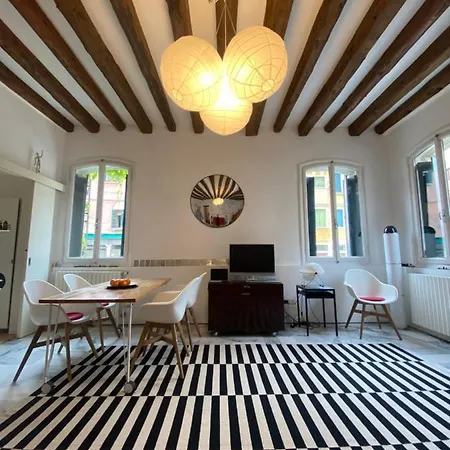 San Isepo Corte Apartman Velence